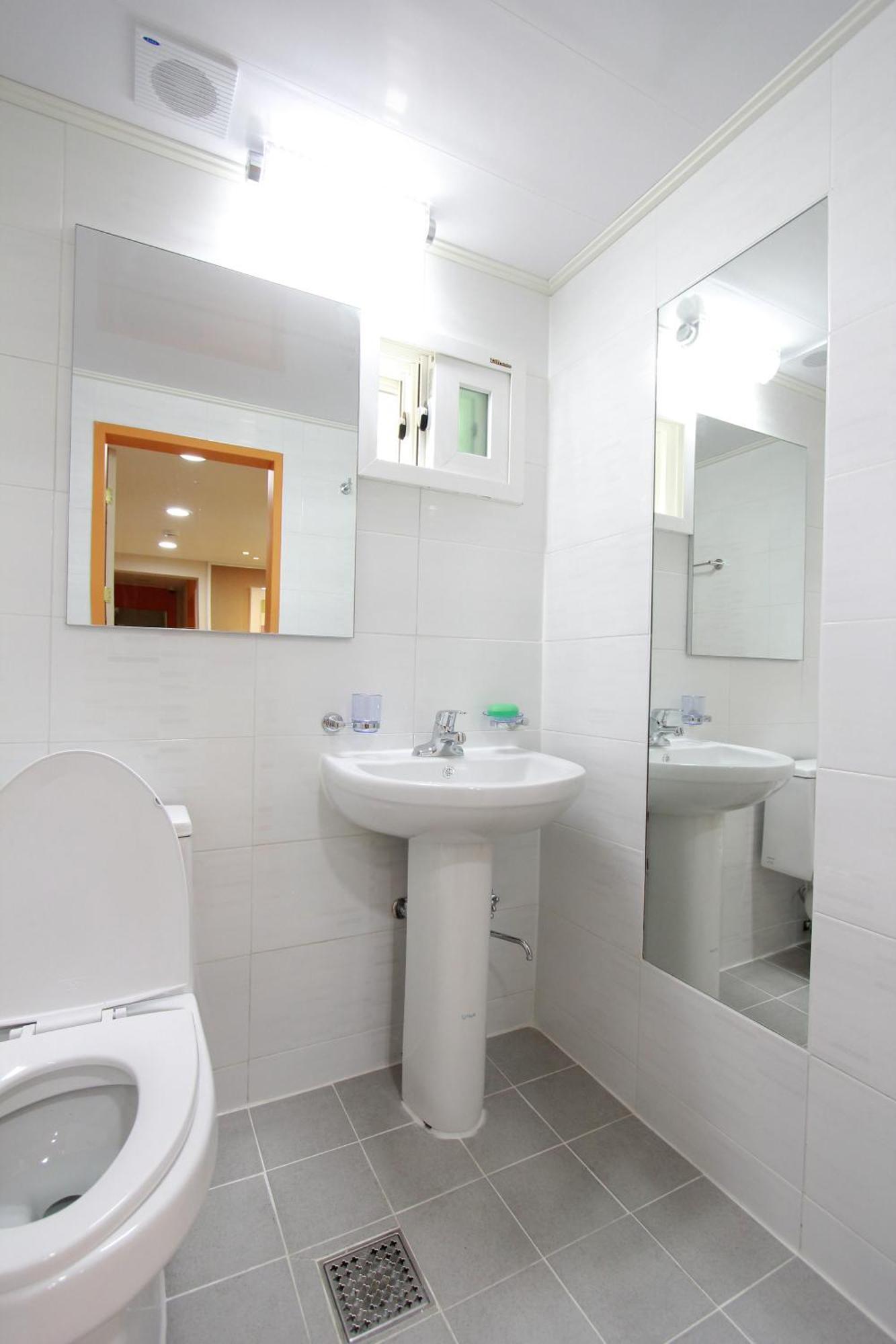 Hongdae Guesthouse Cocon Stay - Female Only