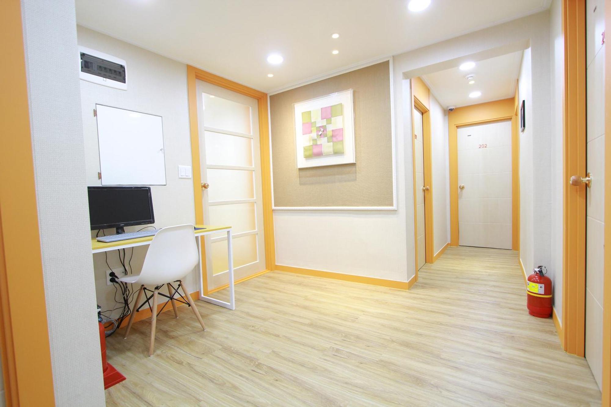 Homestay Hongdae Guesthouse Cocon Stay - Female Only