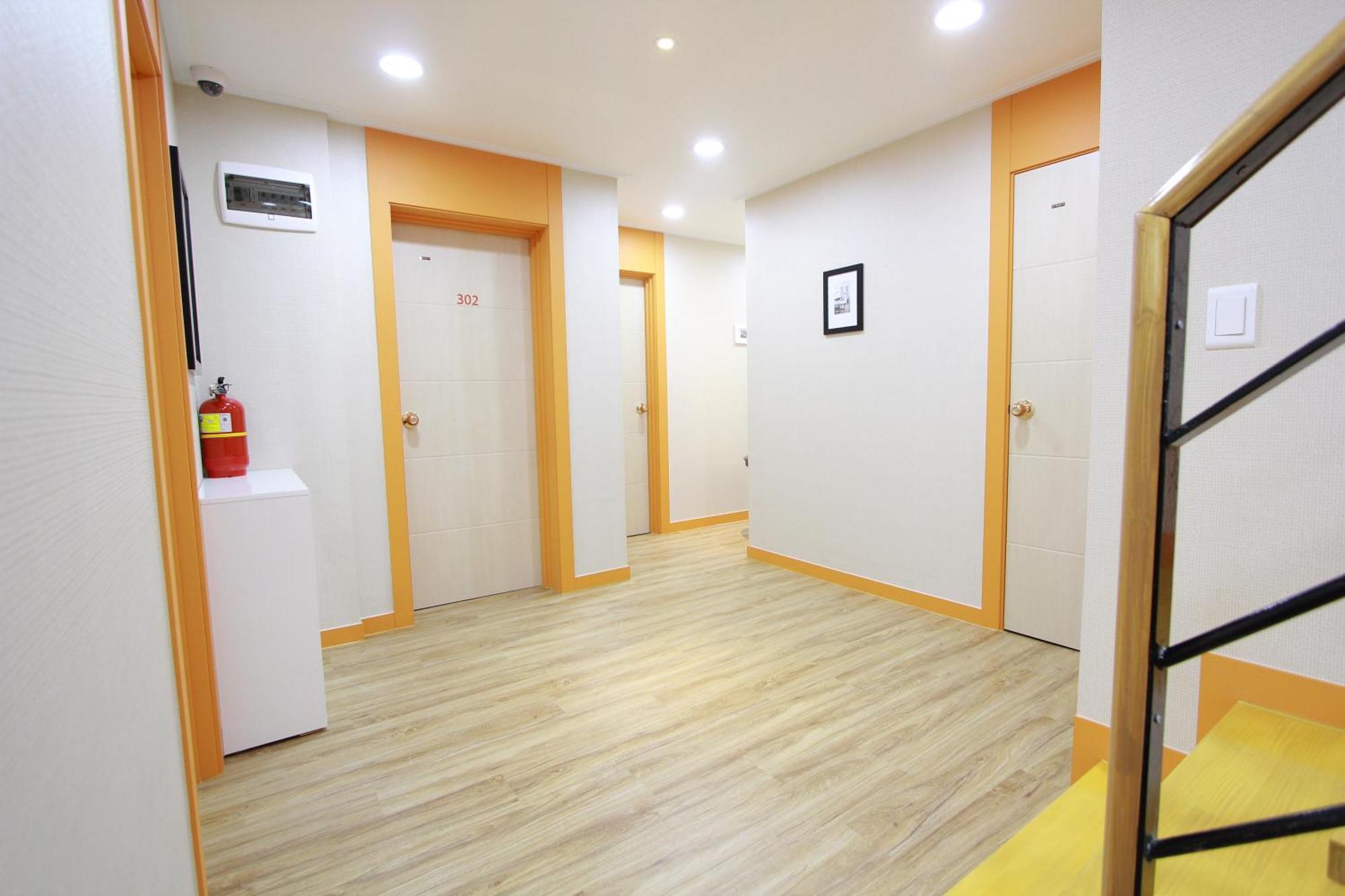 Hongdae Guesthouse Cocon Stay - Female Only Seoul
