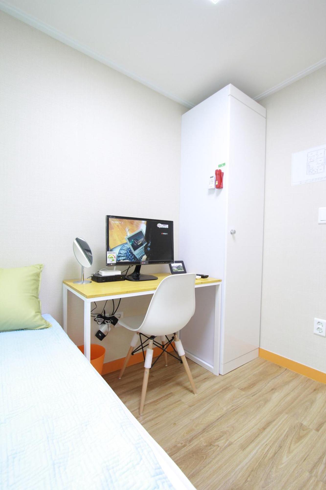 Hongdae Guesthouse Cocon Stay - Female Only