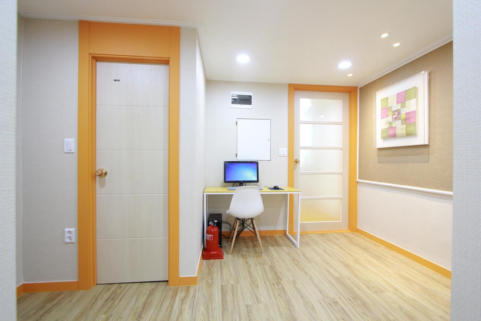 Hongdae Guesthouse Cocon Stay - Female Only Homestay