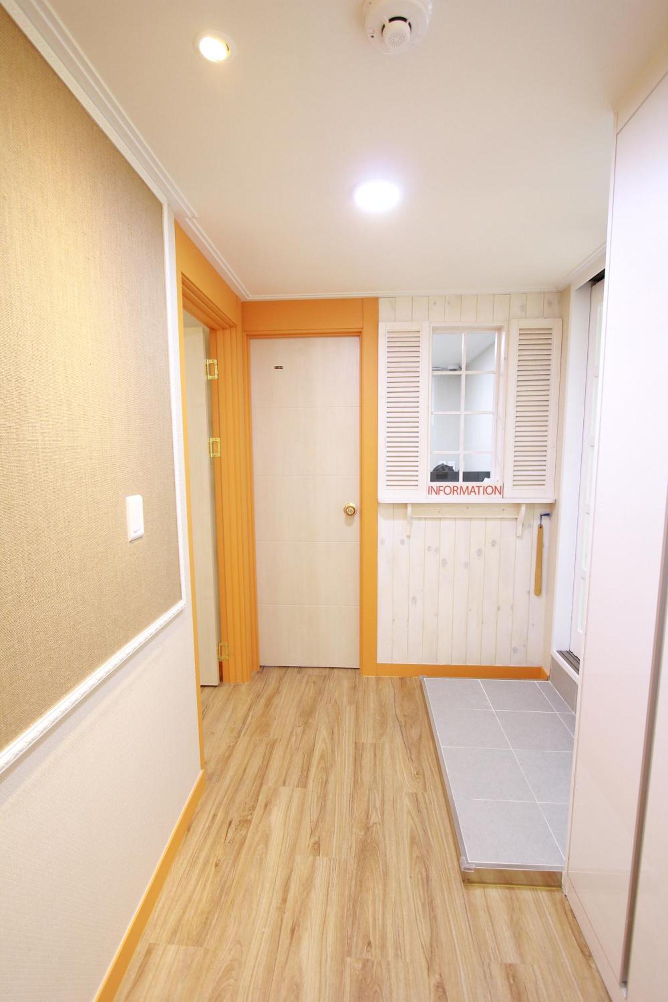 Homestay Hongdae Guesthouse Cocon Stay - Female Only *